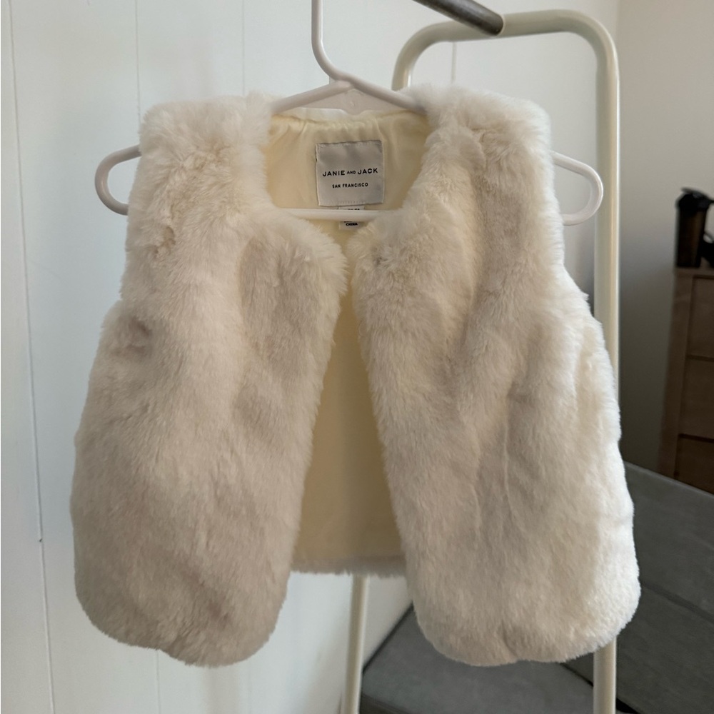 Janie and Jack 18-24 months white faux fur vest